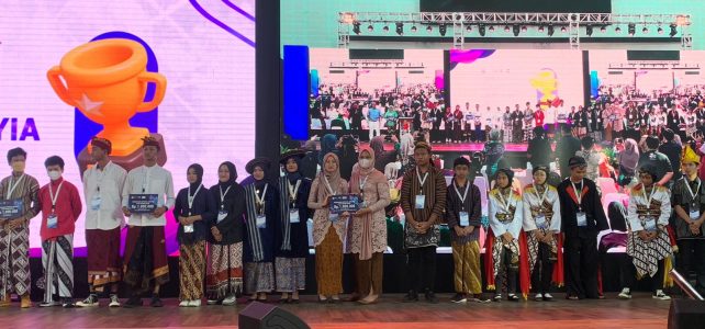 Siswi Man Kota Batu Persembahkan Special Award Dari Ajang LKIR BRIN Youth Research and Innovation Fair (YRIF) 2022