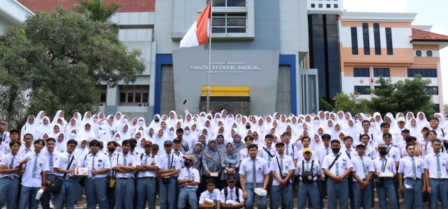 Mengenal Dunia Perkuliahan, Siswa Kelas 12 MAN Kota Batu Studi Kampus ke UNAIR Surabaya