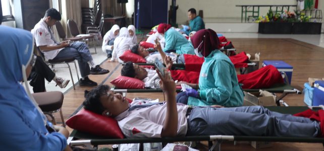 Pupuk Kepedulian Sosial Dan Kemanusiaan, PMR MAN Kota Batu Gelar Donor Darah